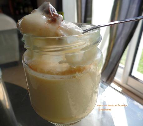 Yaourt au Jasmin et aux Pruneaux SAM_0420