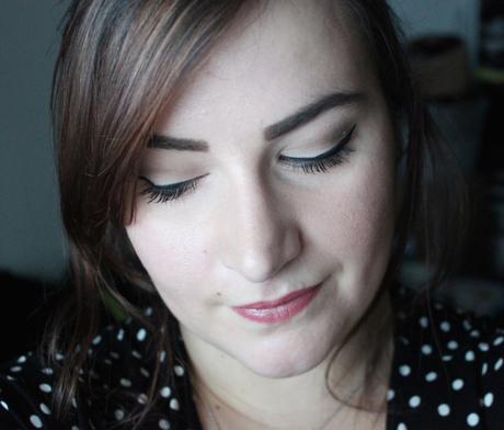 #33 Le rouge à lèvres du lundi est un mini Bareminerals ! IMG_8832