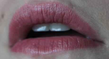 #33 Le rouge à lèvres du lundi est un mini Bareminerals ! IMG_8858