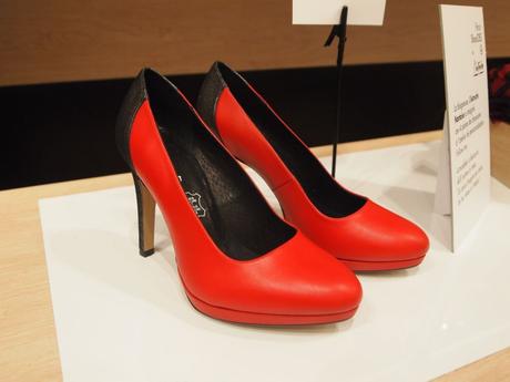 Follow me x Autruche OLYMPUS DIGITAL CAMERA