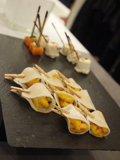 Follow me x Autruche OLYMPUS DIGITAL CAMERA