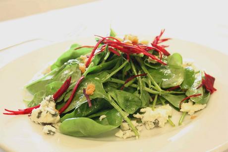 Salade de pousses d'épinards © P.Faus Salade de pousses d'épinards © P.Faus