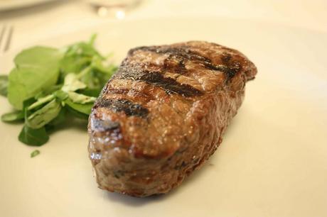 Pavé du boucher grillé béarnaise © P.Faus Pavé du boucher grillé béarnaise © P.Faus