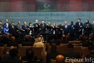Les Libyens signent au Maroc un accord de sortie de crise Les Libyens signent au Maroc un accord de sortie de crise