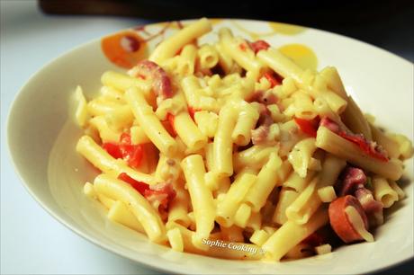 One pot pasta au knaki, lardon et tomate