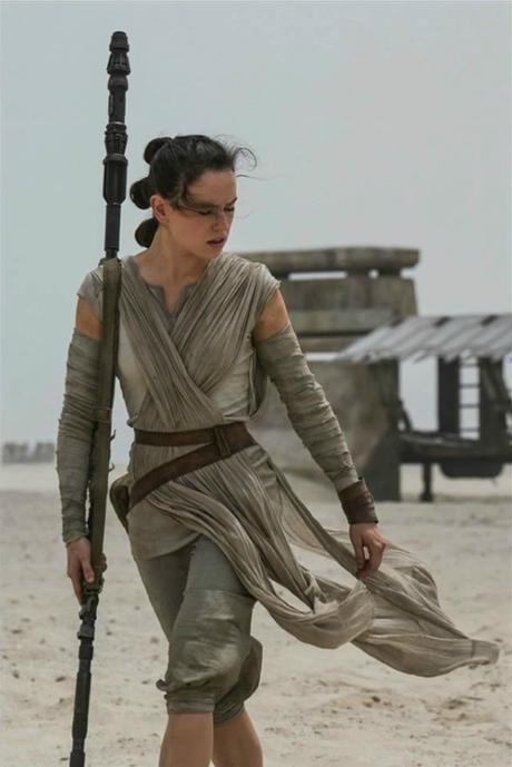 Daisy Ridley dans le rôle de : Rey