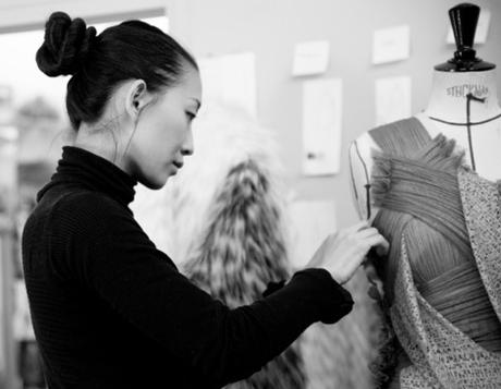 YIQING YIN GAGNE L’APPELATION HAUTE COUTURE YIQING YIN GAGNE L’APPELATION HAUTE COUTURE