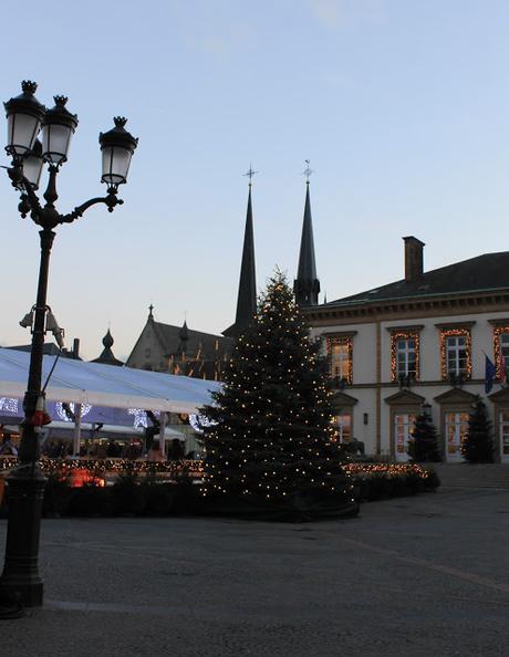 Joyeuses fêtes avec les illuminations de Noël de Luxembourg !