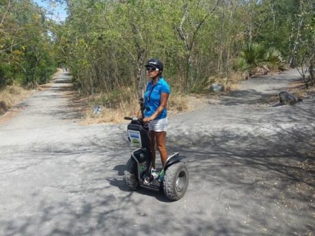 Monira, notre instructrice Segway Monira, notre instructrice Segway