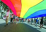 Un article intéressant : Le web disperse la communauté gay Image Homo