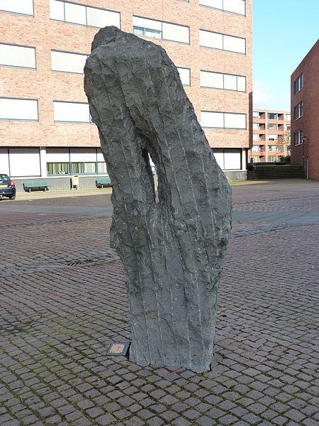 Le dernier sculpteur Sculpture d'Eugène Dodeige à Helmond, Pays-Bas.