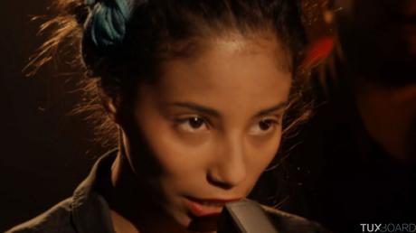 Ibrahim Maalouf crée le malaise avec le clip de Run the world (Girls)