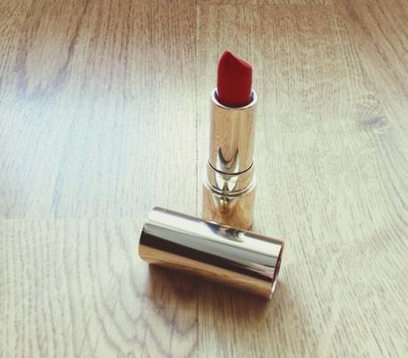 Une bouche so chic avec le Joli Rouge de Clarins Joli Rouge Clarins avis test