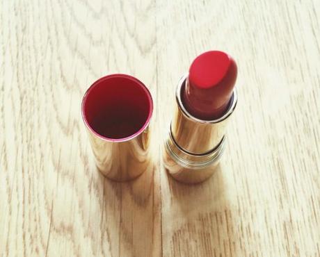 Une bouche so chic avec le Joli Rouge de Clarins Joli Rouge Clarins avis test