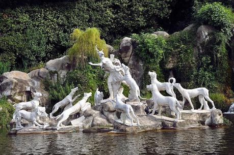 004%20-%20Actaeon%20Attacked%20by%20Dogs,%20Fountain%20of%20Diana%20and%20Actaeon,%20Royal%20Park,%20Caserta