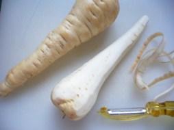 SUPREME DE PINTADE FERMIERE SUR MOUSSELINE DE PANAIS AU FOIE GRAS P1260102