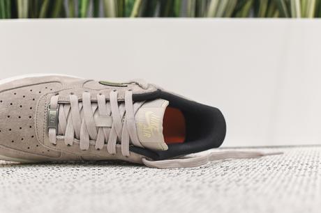 Nike Air Force 1 Low WMNS PRM – String / Metallic Nike Air Force 1 Low WMNS PRM - String / Metallic