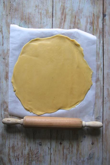 Comment faire une pâte brisée maison en moins de 5 minutes recette en vidéo Comment faire une pâte brisée maison en moins de 5 minutes recette en vidéo