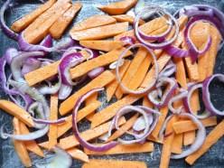 PATATE DOUCE & OIGNON ROUGE ROTIS, SAUCE TAHINA P1260098