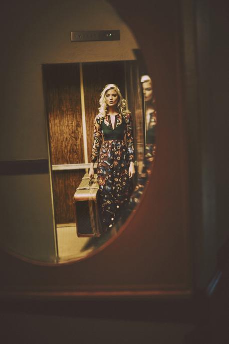 Martha Hunt par Guy Aroch martha-hunt-by-guy-aroch-for-so-it-goes-magazine-fall-winter-2015-folkr-04