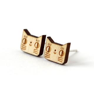 Zoom sur les puces d'oreilles http://www.lesfollesmarquises.com/product/puces-d-oreilles-chats