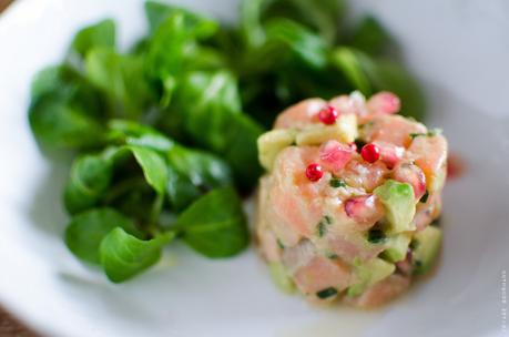 Tartare de saumon, grenade et avocat Tartare de saumon, avocat et grenade