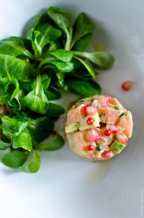 Tartare de saumon, grenade et avocat Tartare de saumon, avocat et grenade