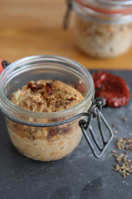 Petits cakes tomates confites et anis (en bocal) Petits cakes tomates confites et anis (en bocal)