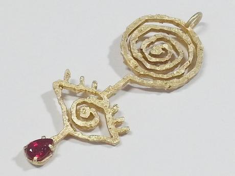 création artisanale joaillerie pendentif or et rubis
