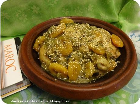 TAJINE DE POULET AUX ABRICOTS SECS / CHICKEN TAGINE WITH DRIED APRICOTS / TAJINE DE POLLO CON ALBARICOQUES SECOS / طاجين الدجاج و المشمش المجفف TAJINE DE POULET AUX ABRICOTS SECS / CHICKEN TAGINE WITH DRIED APRICOTS / TAJINE DE POLLO CON ALBARICOQUES SECOS / طاجين الدجاج و المشمش المجفف