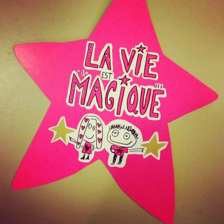 La vie magique: un album jeunesse complètement et définitivement...magique!! la vie magique étoile