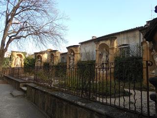 Vieille ville d'Aix, soleil, jour, 18 degrés (en hiver)