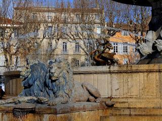 Vieille ville d'Aix, soleil, jour, 18 degrés (en hiver)