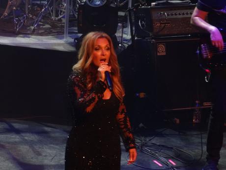 Le Diaporama des Photos exclusive CinéStarsNews du concert Hélène Ségara aux Folies Bergère le 31-01-2016