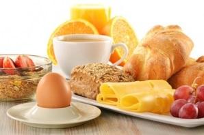 OBÉSITÉ INFANTILE: Un petit déjeuner protéiné modère l'apport calorique de la journée – Eating Behaviors