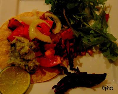 Fajitas ... { triste vie de vegan ;-) } Fajitas ... { triste vie de vegan ;-) }