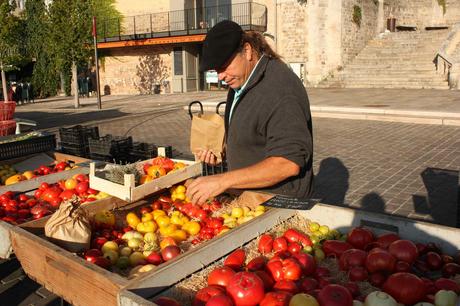 Noël Lahaie au marché © P.Faus - copie Noël Lahaie au marché © P.Faus - copie