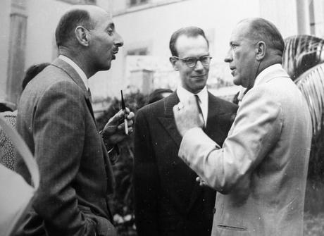 Dans les coulisses de la Conférence internationale de 1949. Au centre, René-Jean Wilhelm. Photo DR