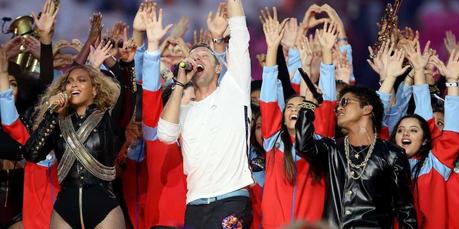Coldplay, Brunos Mars & Beyoncé enflamment la mi-temps du Super Bowl 2016