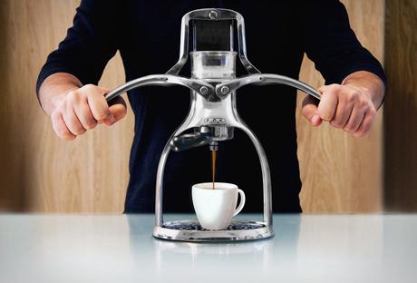 ROK : cette machine à café fonctionne sans électricité pour de bons expressos à la main !