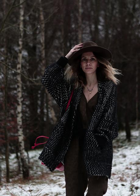 Winter Bohemian, It’s a date! Snow Boho Outfit 04