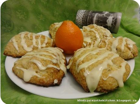 SCONES À L’ORANGE / ORANGE SCONES / SCONES DE NARANJA / خبز (السكون) بالبرتقال SCONES À L’ORANGE / ORANGE SCONES / SCONES DE NARANJA / خبز (السكون) بالبرتقال