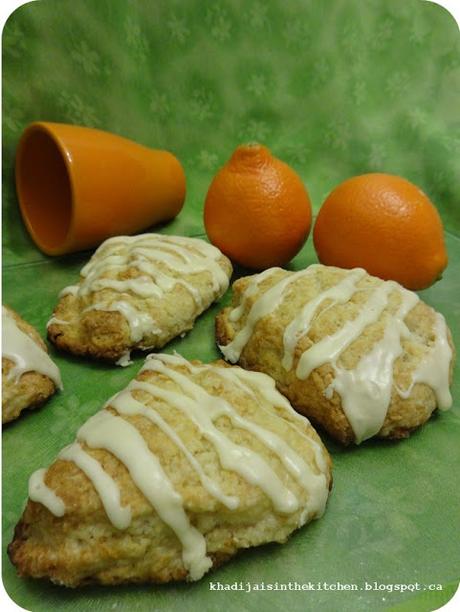 SCONES À L’ORANGE / ORANGE SCONES / SCONES DE NARANJA / خبز (السكون) بالبرتقال SCONES À L’ORANGE / ORANGE SCONES / SCONES DE NARANJA / خبز (السكون) بالبرتقال