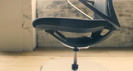 Nissan dévoile une chaise de bureau qui se gare toute seule ! Nissan dévoile une chaise de bureau qui se gare toute seule !