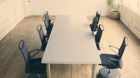 Nissan dévoile une chaise de bureau qui se gare toute seule ! Nissan dévoile une chaise de bureau qui se gare toute seule !