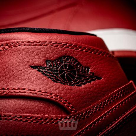 Air Jordan Retro 1 Bred Junior Air Jordan Retro 1 Bred Junior