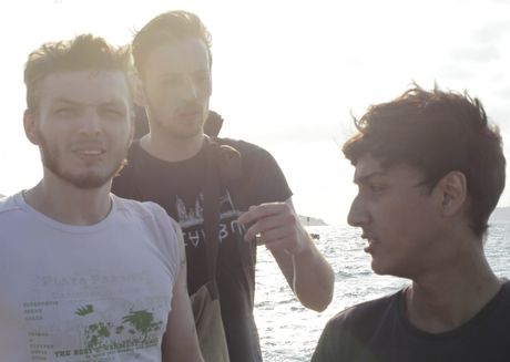 On a écouté : « Dream Has To Go On » de Yellow Spaceship On a écouté : « Dream Has To Go On » de Yellow Spaceship