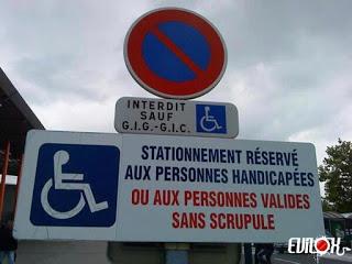 Mais vous avez pas l'air bien handicapée vous madame ! Mais vous avez pas l'air bien handicapée vous madame !