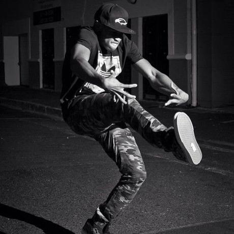 Le krump ou danser pour exprimer la non-violence dans un style agressif Le krump en mode solo