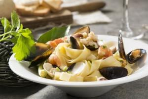 Tagliatelle pasta with mussels and shrimps